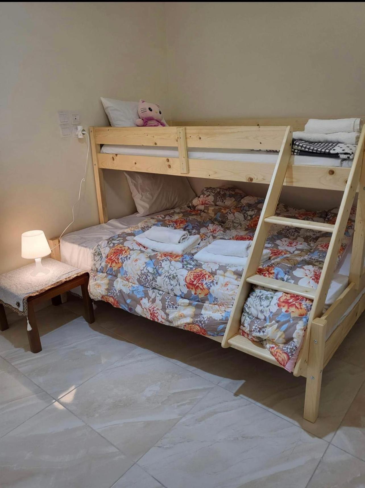 Apartment Jr 2 *