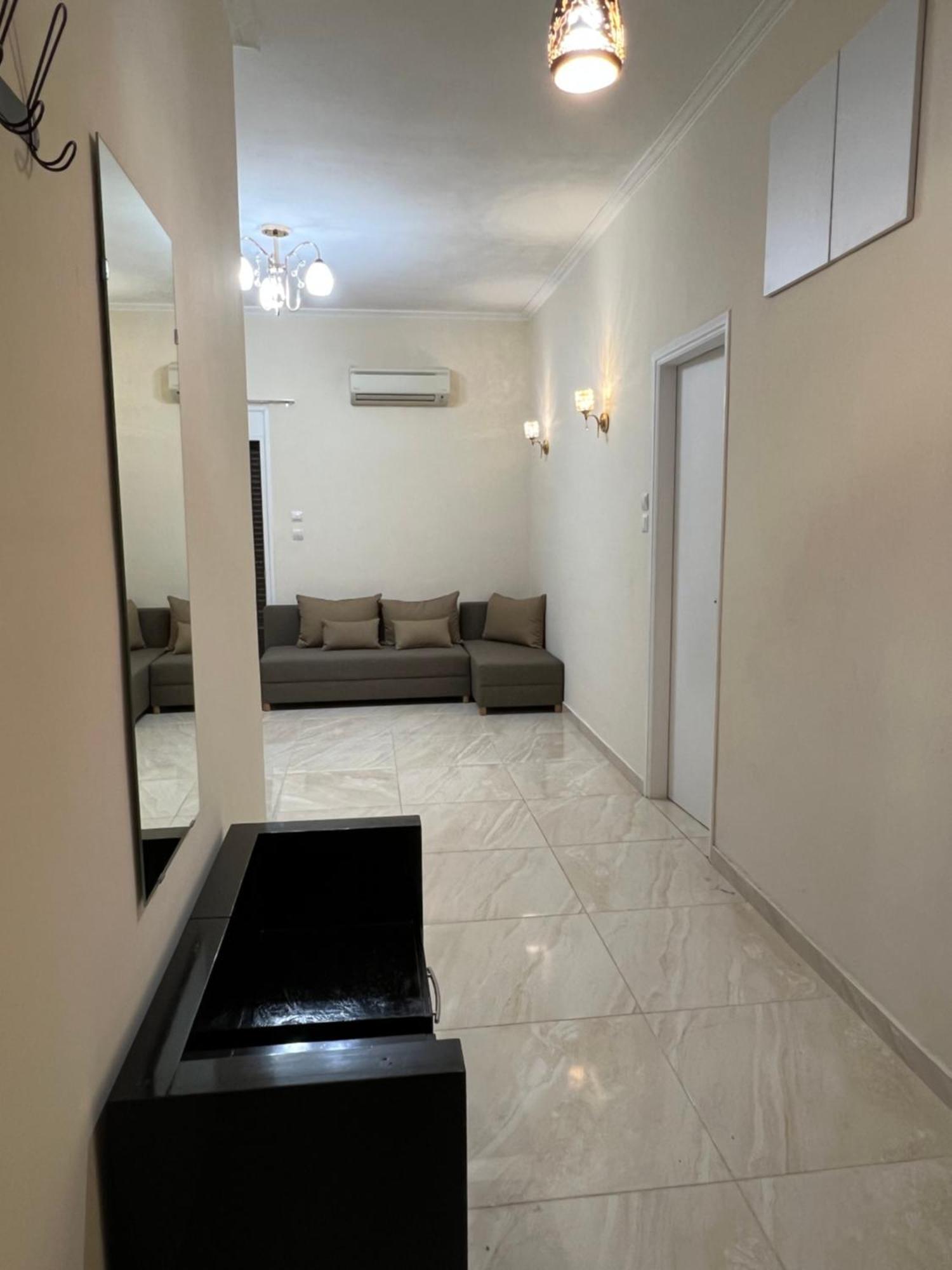 Apartment Jr 2